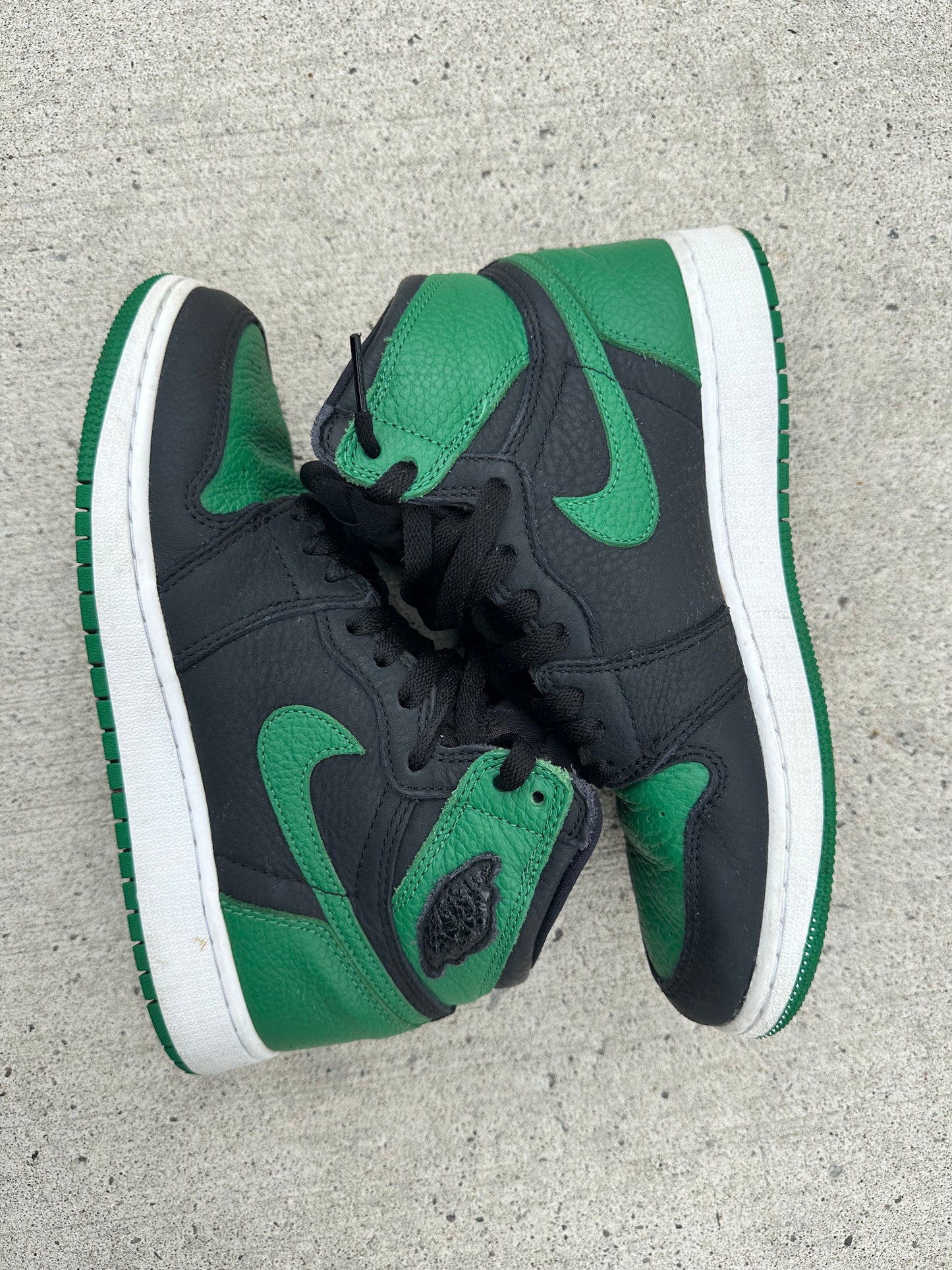 Jordan 1 “Pine Green Black”