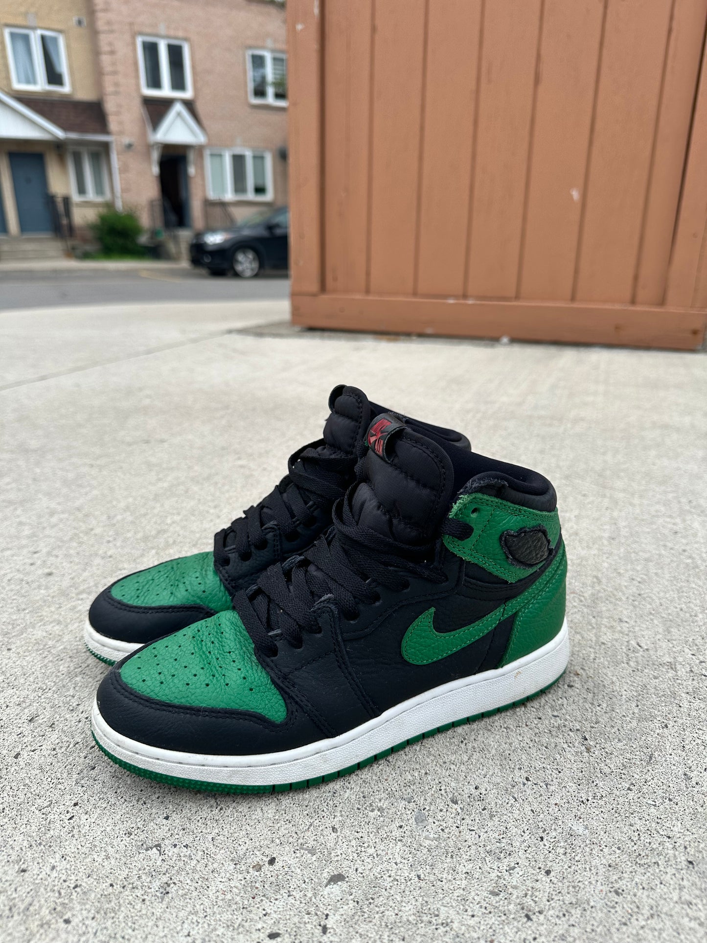 Jordan 1 “Pine Green Black”