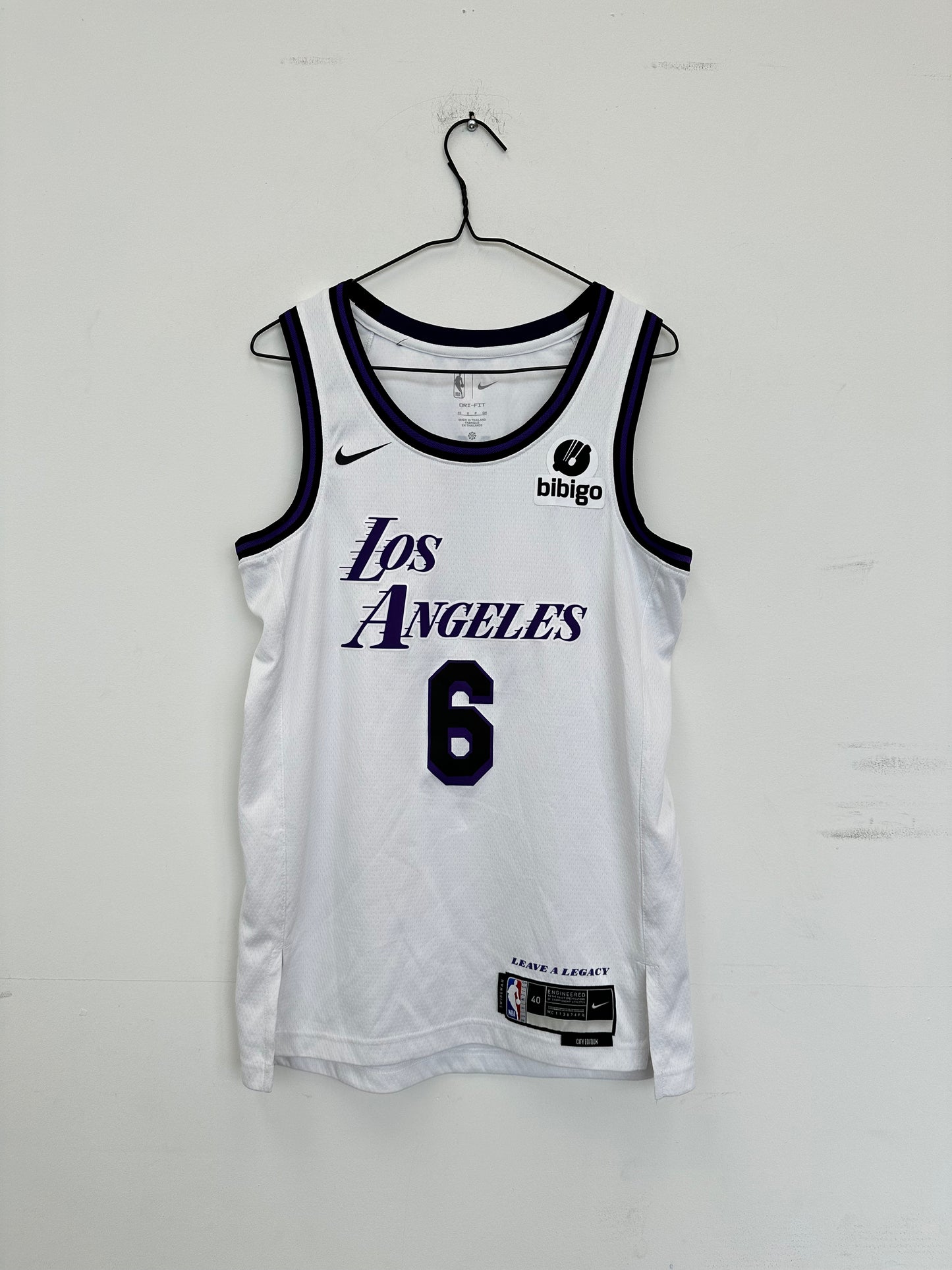 LA Lakers "LeBron James" Jersey