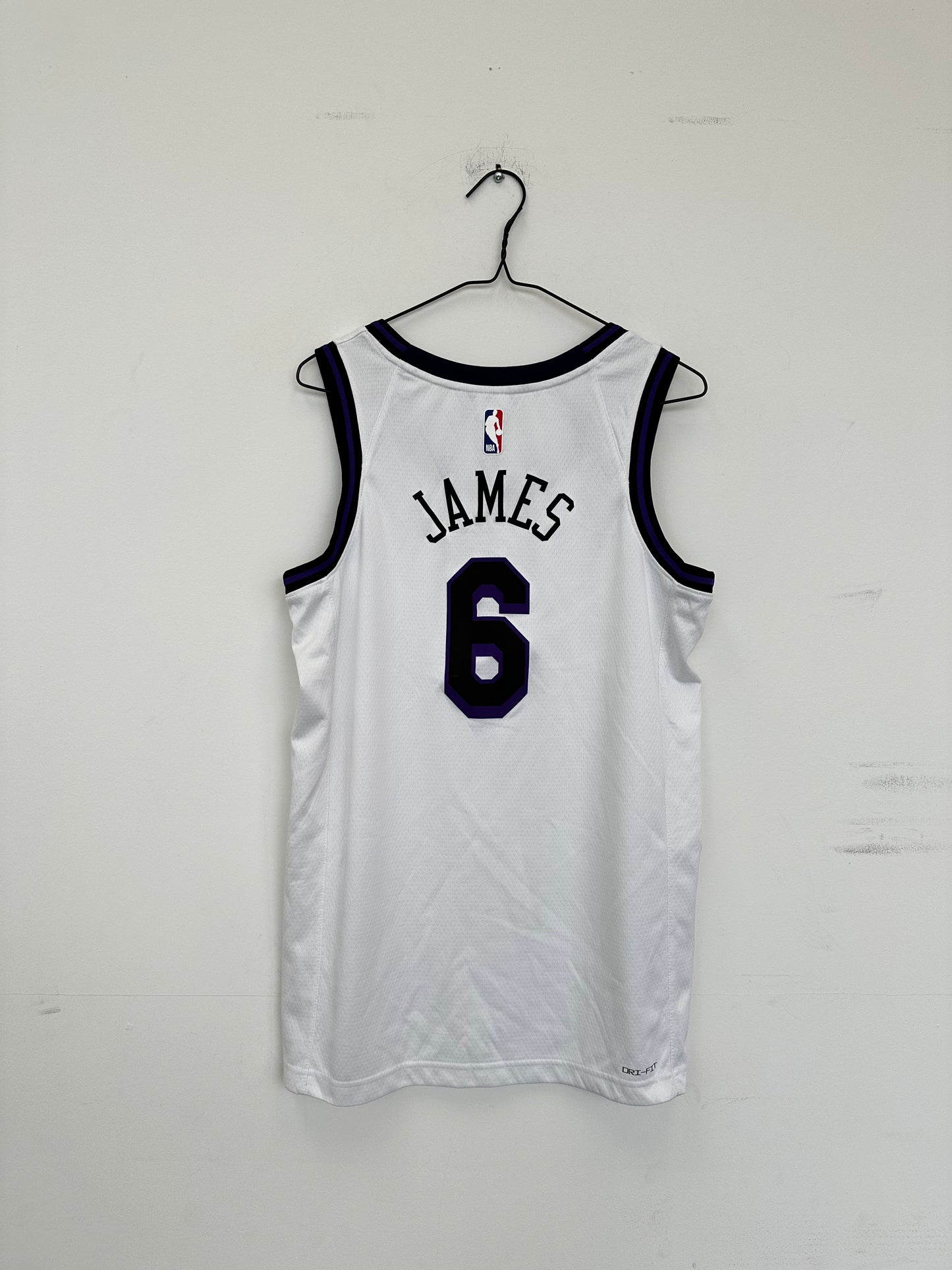 LA Lakers "LeBron James" Jersey