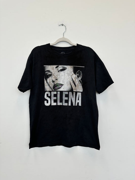 Selena Graphic Tee